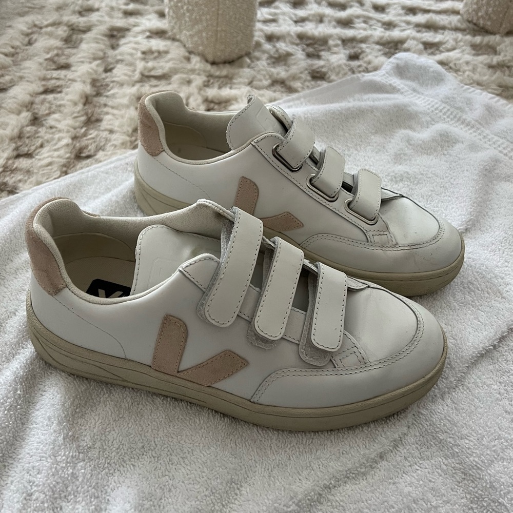 Veja White and Tan Women's Sneakers
